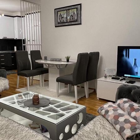 Apartman Nejra 图兹拉 外观 照片