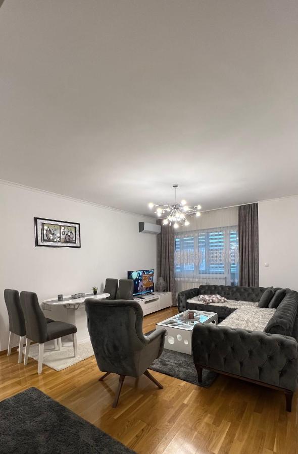 Apartman Nejra 图兹拉 外观 照片