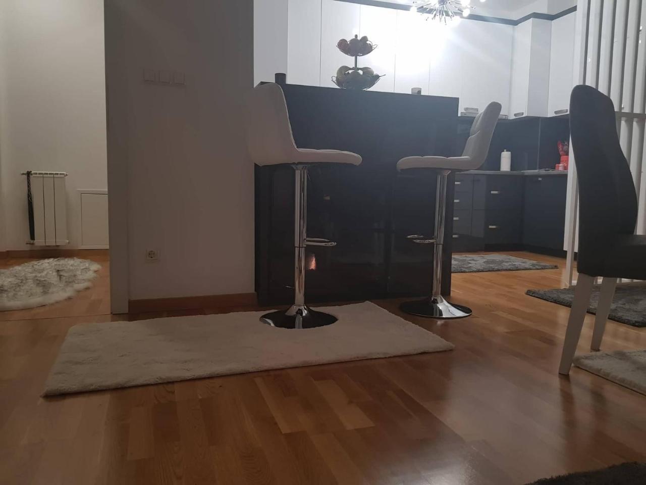 Apartman Nejra 图兹拉 外观 照片